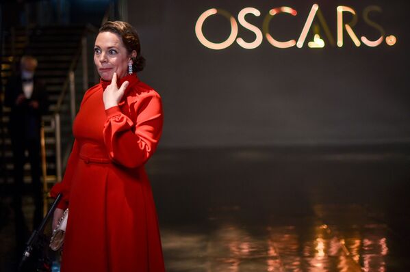 Olivia Colman, nominada al Óscar a la mejor actriz de reparto, participó de la ceremonia de los Óscar desde Londres. - Sputnik Mundo