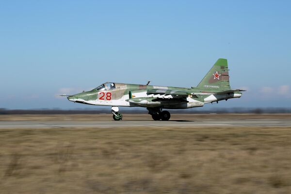 Un Su-25 Grach de la Fuerza Aérea Militar de Rusia, dónde se emplea en regimientos de asalto. - Sputnik Mundo