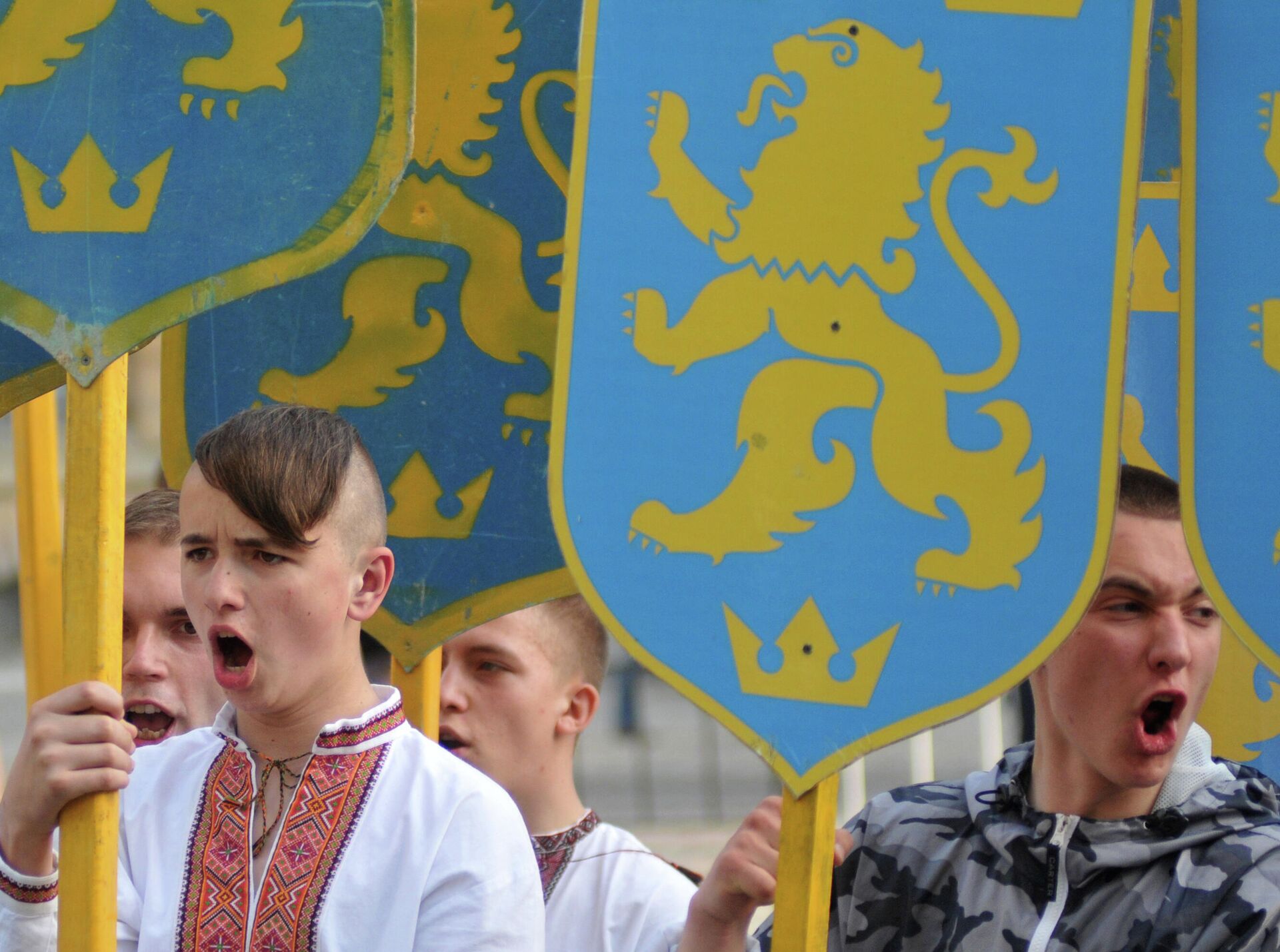 Marcha en honor a la fundación de la División Galizien de las Waffen-SS en Lvov (Ucrania), el 27 de abril del 2014 - Sputnik Mundo, 1920, 01.05.2021