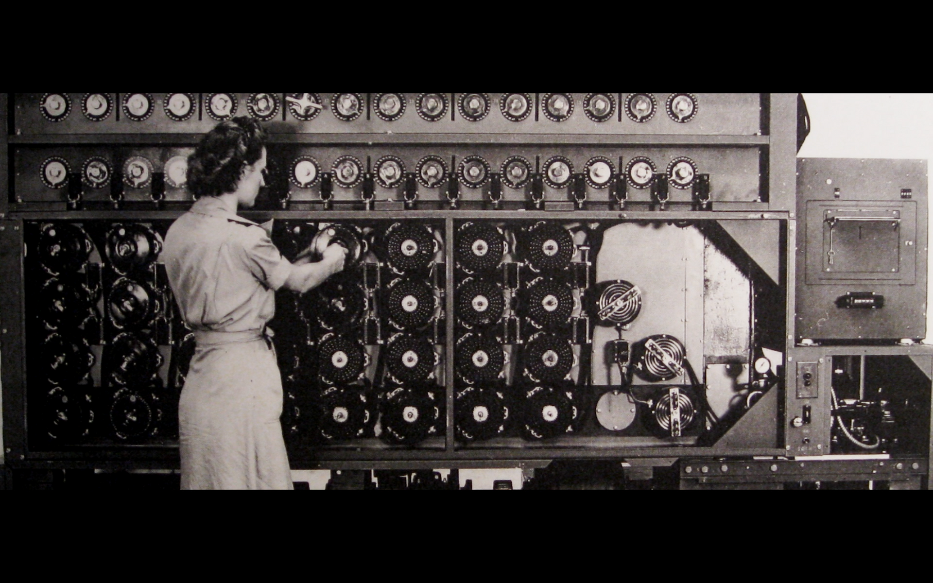 Fragmento de la película documental 'Equipo D: Los códigos olvidados' - Sputnik Mundo, 1920, 01.05.2021