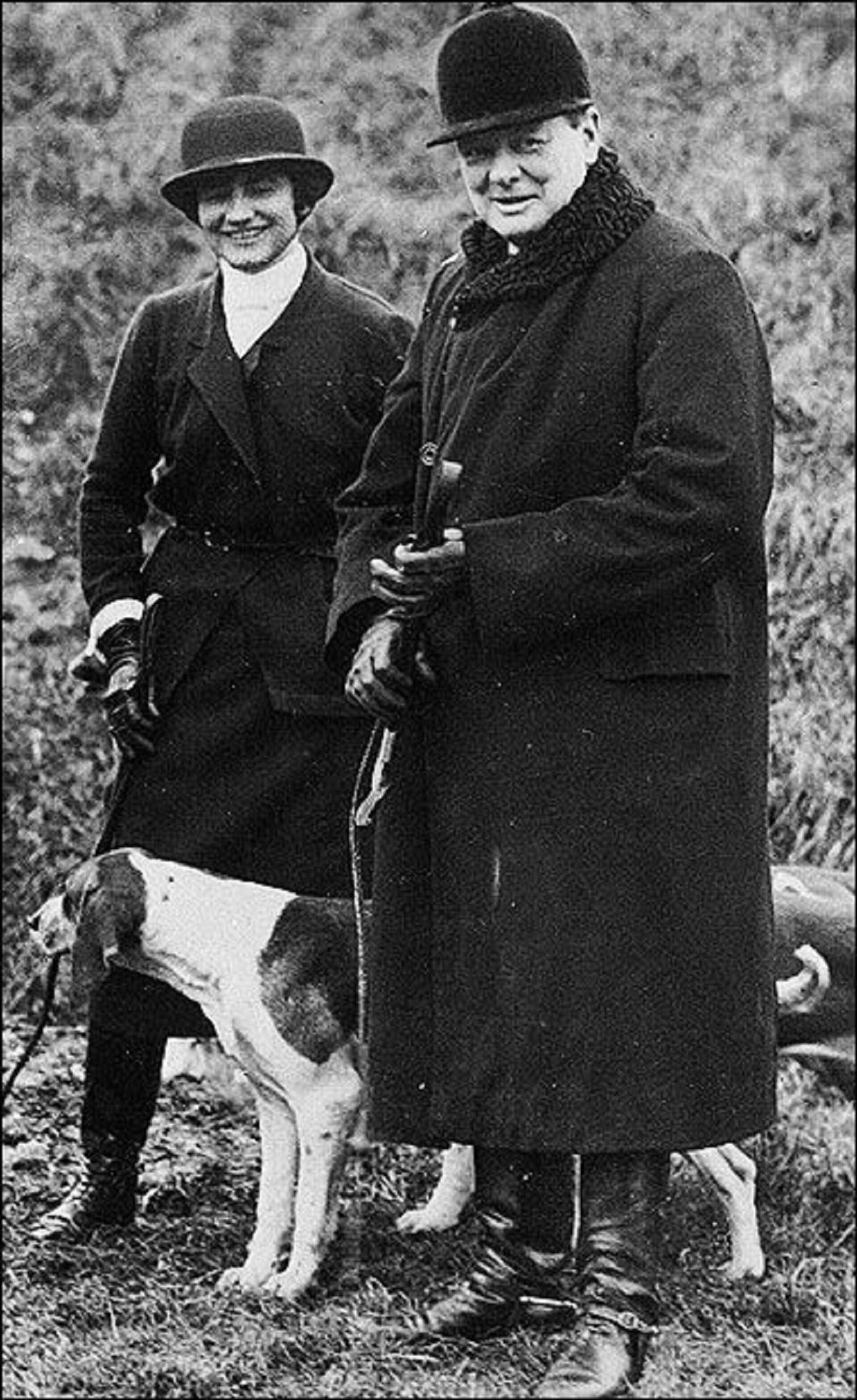 La modista francesa Coco Chanel y el primer ministro del Reino Unido, Winston Churchill, en la década de 1920 - Sputnik Mundo, 1920, 05.05.2021