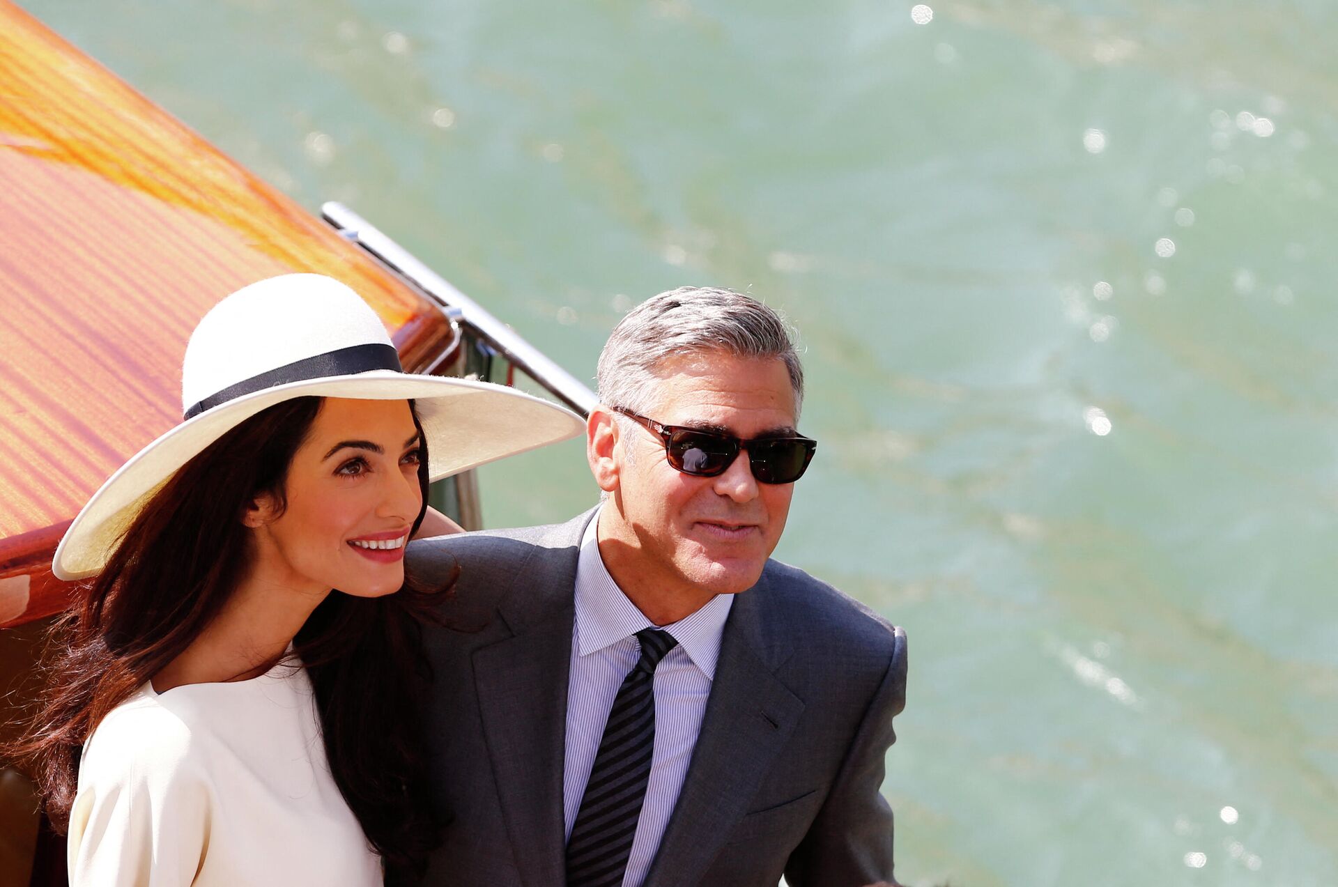 George Clooney junto a Amal en Venecia, el día de su boda civil - Sputnik Mundo, 1920, 06.05.2021
