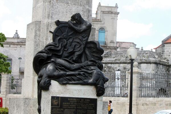 Estatua a la memoria de marinos cubanos muertos durante II Guerra Mundial - Sputnik Mundo