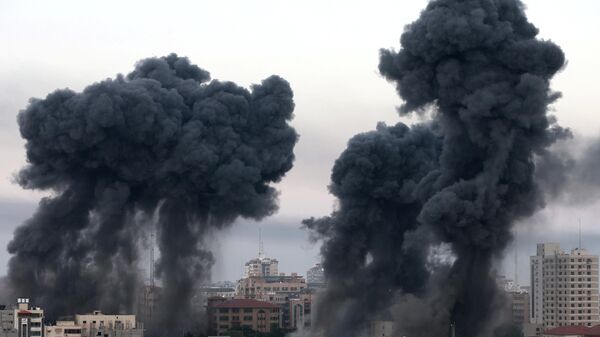 Israel bombardea la Franja de Gaza - Sputnik Mundo