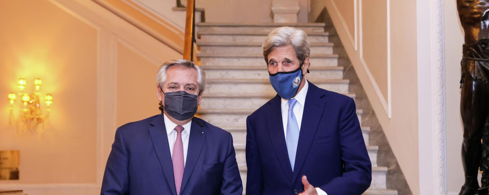 El Presidente argentino, Alberto Fernández,  se reunió en Roma con John Kerry, enviado especial para el Clima de los Estados Unidos - Sputnik Mundo, 1920, 14.05.2021