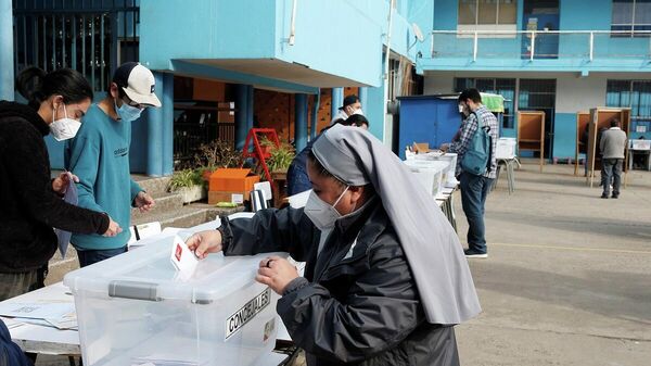 La votación en Chile, el 15 de mayo - Sputnik Mundo