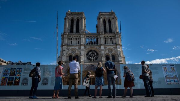 Catedral de Notre Dame en París, Francia - Sputnik Mundo