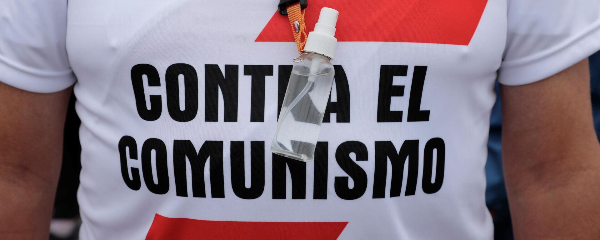 Partidario de Keiko Fujimori con camiseta que dice Contra el comunismo - Sputnik Mundo, 1920, 19.05.2021