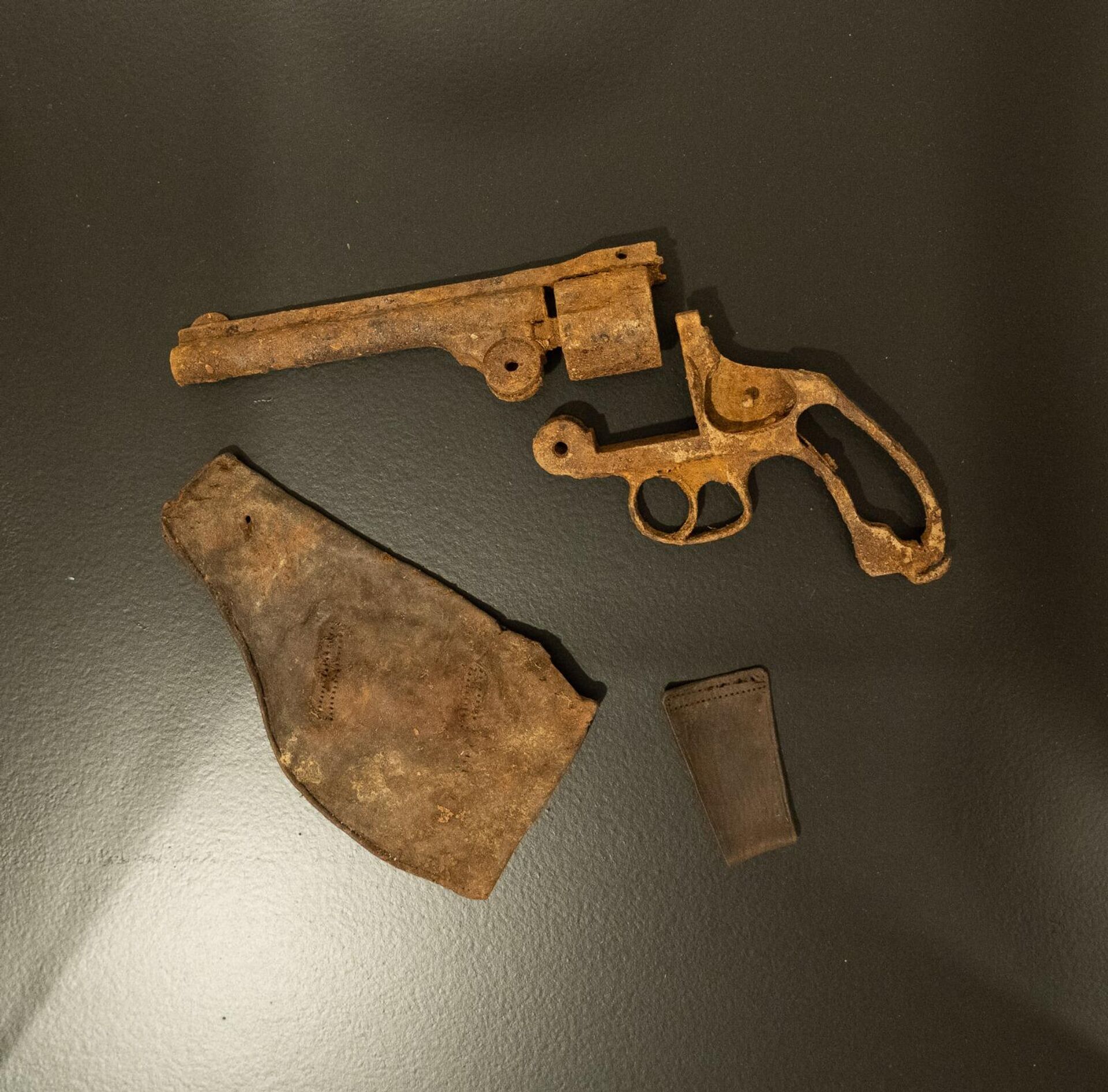 Revólver de un guerrillero encontrado en Ciudad de la Selva - Sputnik Mundo, 1920, 21.05.2021