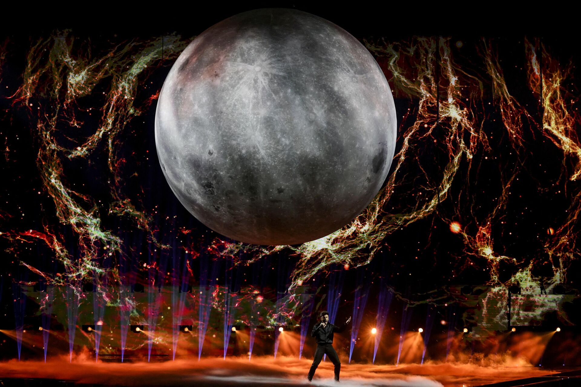 Blas Cantó sobre el escenario de Eurovisión 2021 - Sputnik Mundo, 1920, 25.05.2021