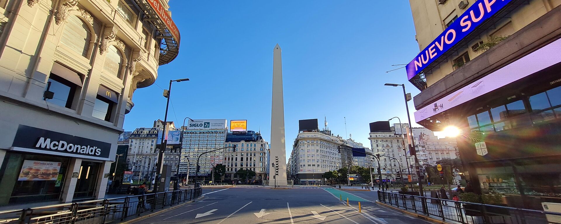 El área del Obelisco, la Avenida 9 de julio, el palacio de Tribunales y el Teatro Colón, escenas de una ciudad fantasma - Sputnik Mundo, 1920, 26.12.2022