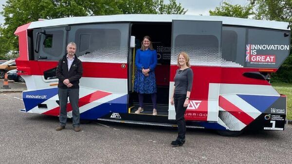 El autobús autónomo de Aurrigo en el Reino Unido - Sputnik Mundo