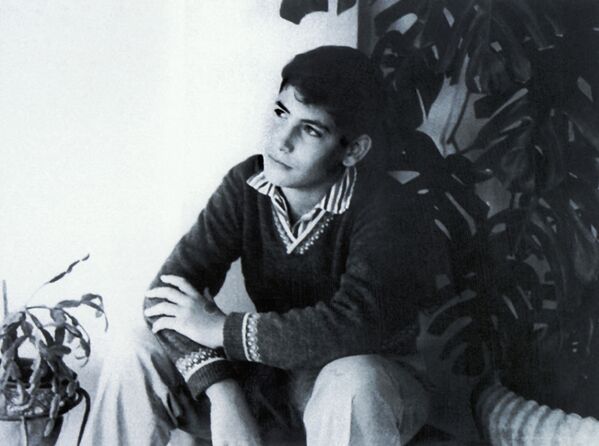 El primer ministro de Israel, Benjamín Netanyahu, cuando era adolescente, 1964. - Sputnik Mundo