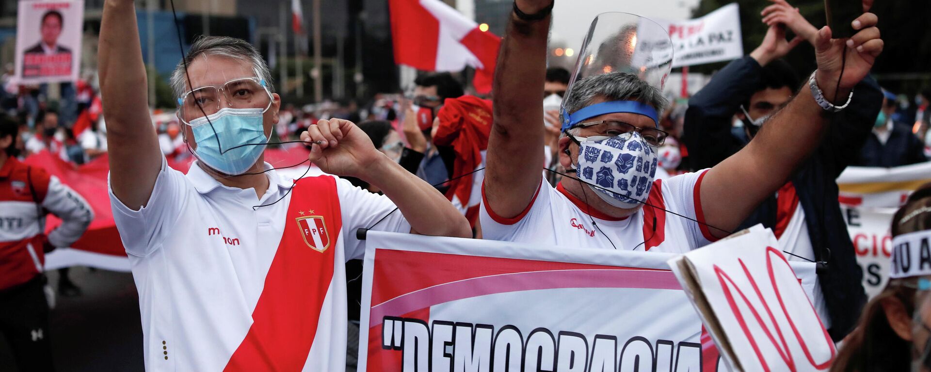 Una manifestación en vísperas de las elecciones presidenciales en Perú - Sputnik Mundo, 1920, 08.06.2021