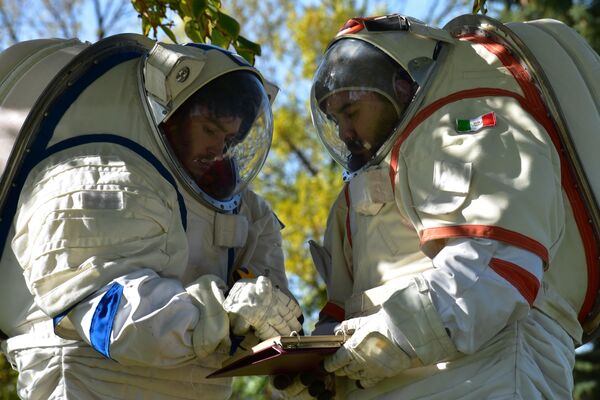 Marcos Bruno participa desde 2016 de iniciativas de exploración espacial preparatorias a las misiones a la luna y Marte - Sputnik Mundo
