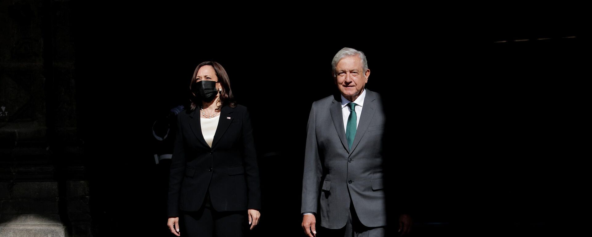 La vicepresidenta de EEUU, Kamala Harris, y el presidente de México, Andrés Manuel López Obrador - Sputnik Mundo, 1920, 09.06.2021