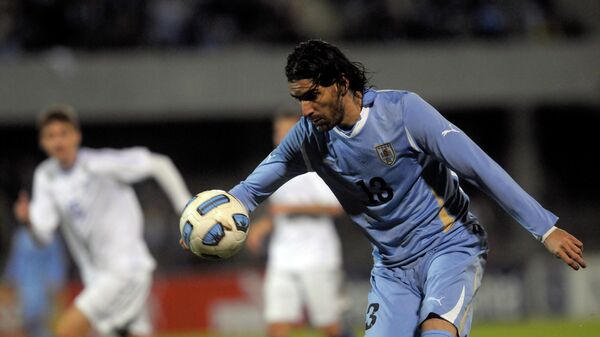 El futbolista uruguayo Sebastián Abreu con la selección de Uruguay en 2011 - Sputnik Mundo