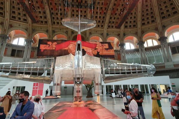 El Museo Nacional de Cataluña expone dos réplicas de aviones soviéticos de la Guerra Civil - Sputnik Mundo