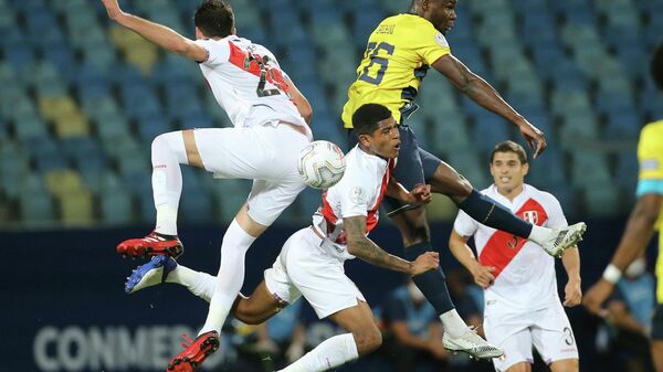 Juego entre Ecuador y Perú durante la etapa de grupos de la Copa América 2021 en Goiania (Brasil), el 23 de junio del 2021 - Sputnik Mundo