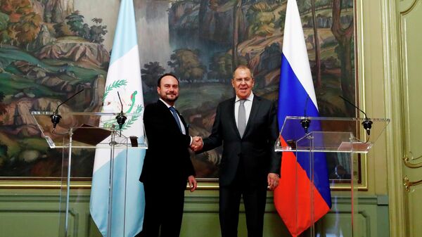El ministro de Asuntos Exteriores de Rusia, Serguéi Lavrov, y su par de Guatemala, Pedro Brolo - Sputnik Mundo