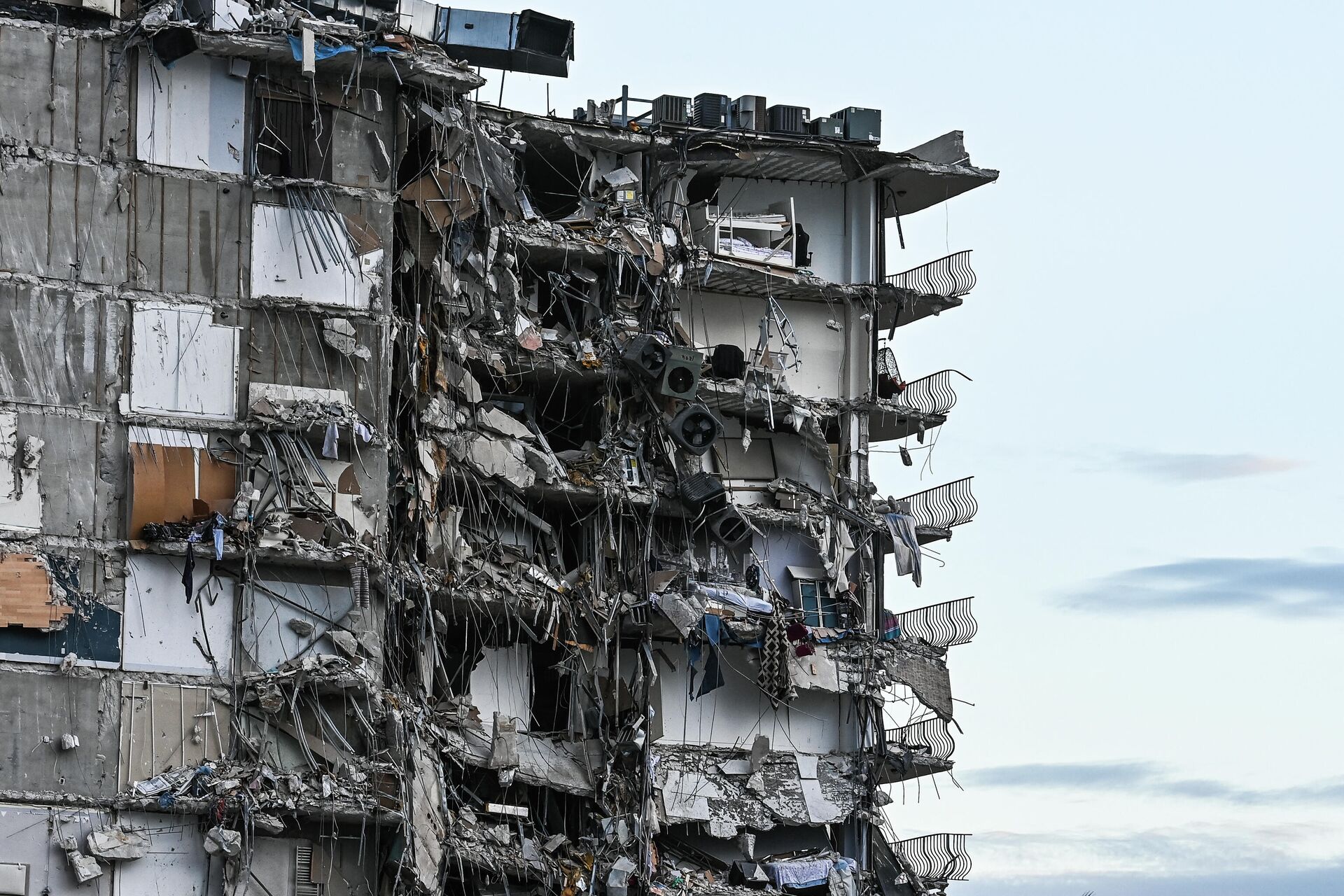Parte del condominio colapsado en Miami el 24 de junio, 2021 - Sputnik Mundo, 1920, 24.06.2021