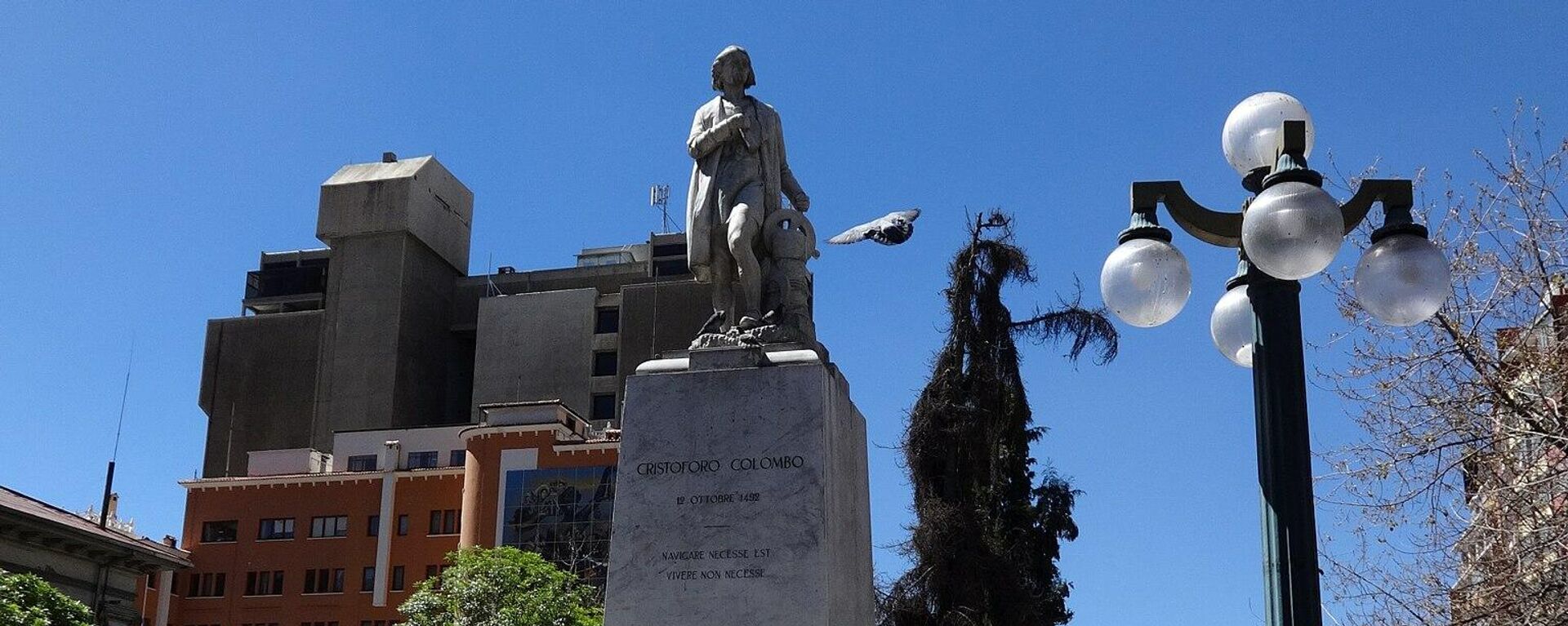 Monumento a Cristóbal Colón en el Paseo del Prado, La Paz, Bolivia - Sputnik Mundo, 1920, 02.08.2021