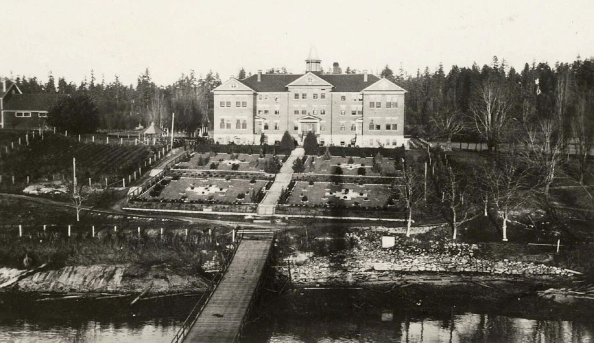Kuper Island Industrial School, antigua escuela en la isla Penelakut, Canadá - Sputnik Mundo, 1920, 14.07.2021