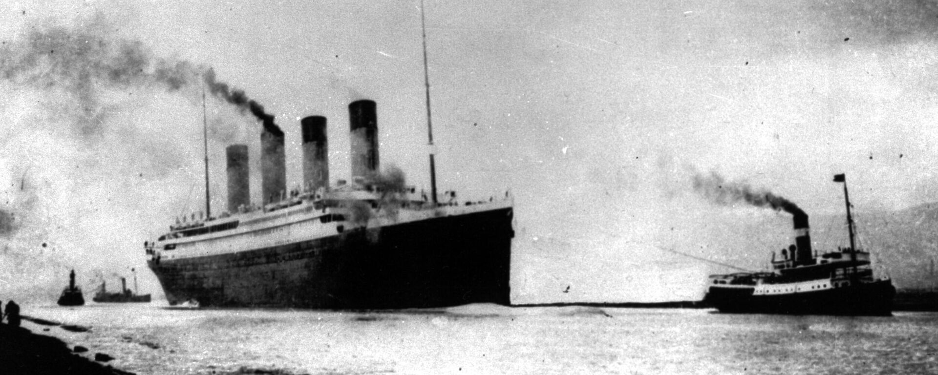 El Titanic sale del puerto de Southampton (Reino Unido) en su primer viaje por el Atlántico - Sputnik Mundo, 1920, 05.08.2021