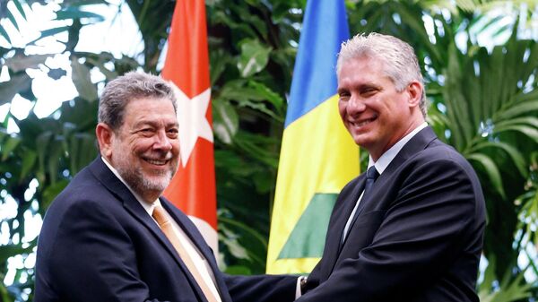 El primer ministro de San Vicente y las Granadinas, Ralph Gonsalves, y el presidente de Cuba, Miguel Díaz-Canel - Sputnik Mundo