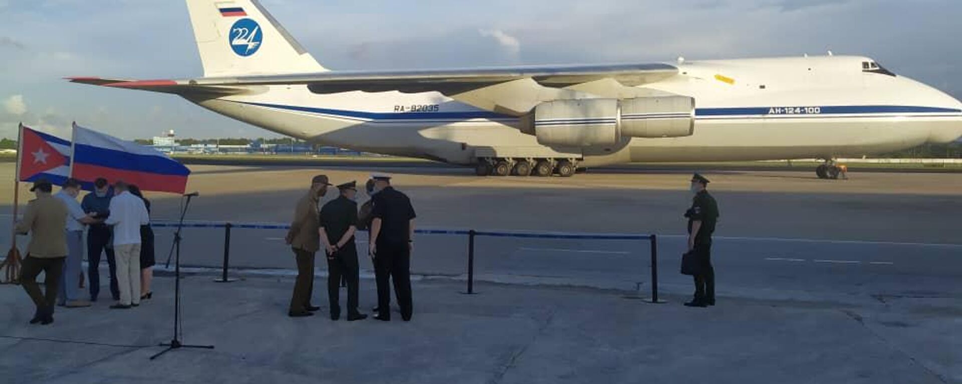 Avión ruso llega a Cuba con más de 40 toneladas de ayuda humanitaria - Sputnik Mundo, 1920, 13.08.2021