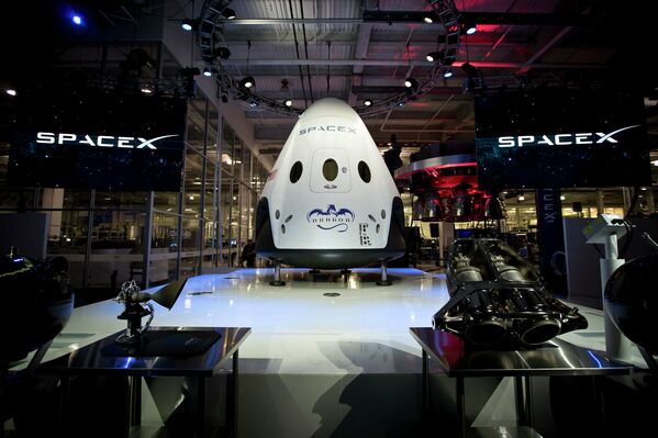 Crew Dragon, de SpaceX, la nave que realizó el primer vuelo espacial tripulado privado - Sputnik Mundo