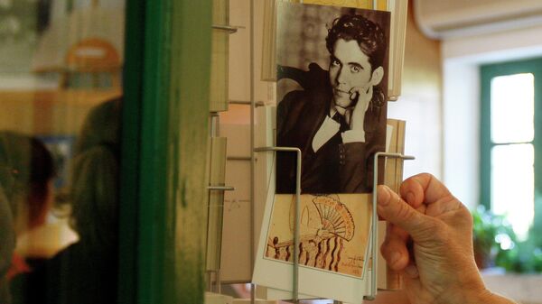 Postal con el retrato de Federico García Lorca - Sputnik Mundo