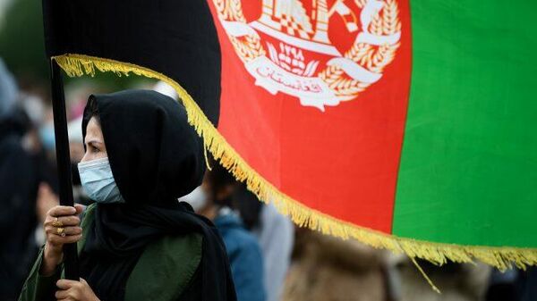 Manifestantes en Berlín exigen la evacuación segura de los afganos a Alemania - Sputnik Mundo