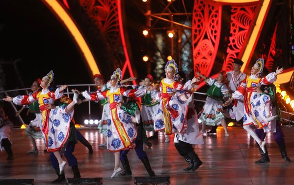 Artistas en el concierto de gala, en el marco de la celebración del 800 aniversario de Nizhni Nóvgorod. - Sputnik Mundo