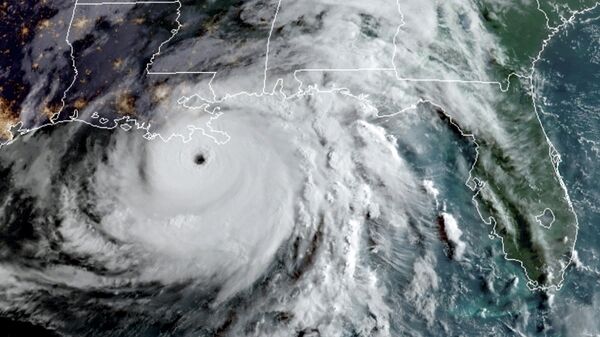 Una imagen satelital del huracán Ida sobre el golfo de México - Sputnik Mundo