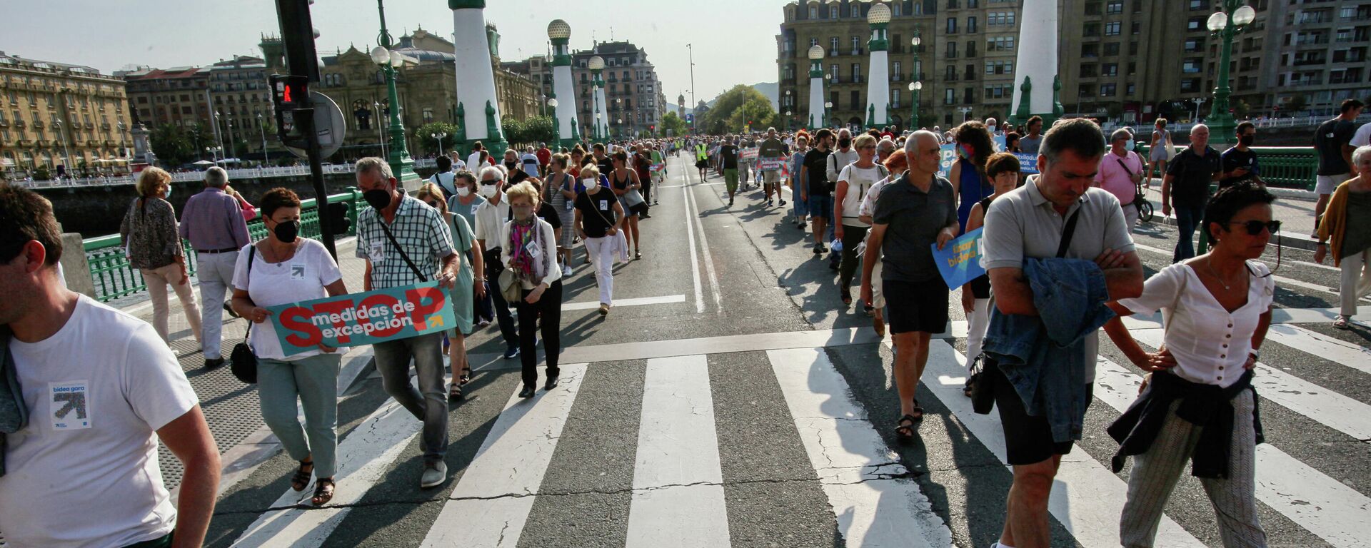Ciudadanos en una manifestación a favor del acercamiento de los reclusos de ETA, a 21 de agosto de 2021, en San Sebastián, Euskadi (España).  - Sputnik Mundo, 1920, 03.09.2021