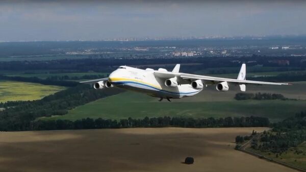 Despegue del An-225 visto desde un dron - Sputnik Mundo