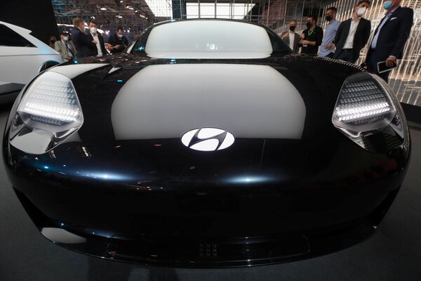 Un primer plano del concept car Hyundai Ioniq 6 en Múnich. - Sputnik Mundo