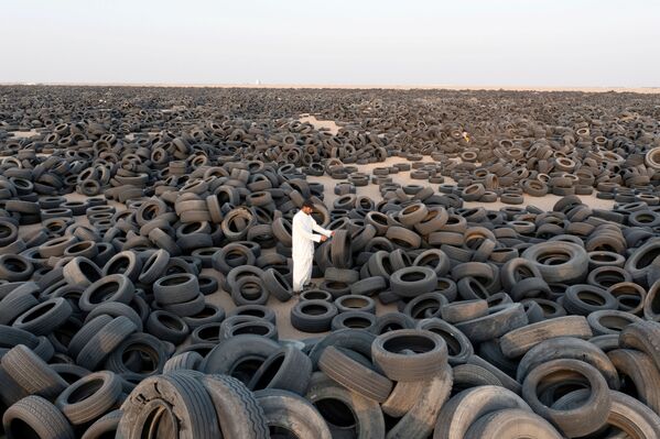 El Gobierno de Kuwait planea construir varias fábricas más en Salmi y convertir la región en un centro de reciclaje de neumáticos. - Sputnik Mundo