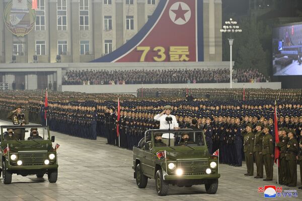 El Ejército surcoreano sospechaba que se llevaba a cabo la preparación del desfile, ya que a principios de septiembre, unos 10.000 militares fueron vistos en Pyongyang, lo que podría indicar un evento próximo. - Sputnik Mundo