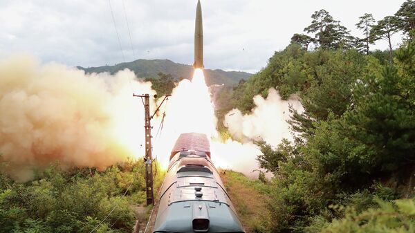 Sistema de misiles ferroviario norcoreano - Sputnik Mundo