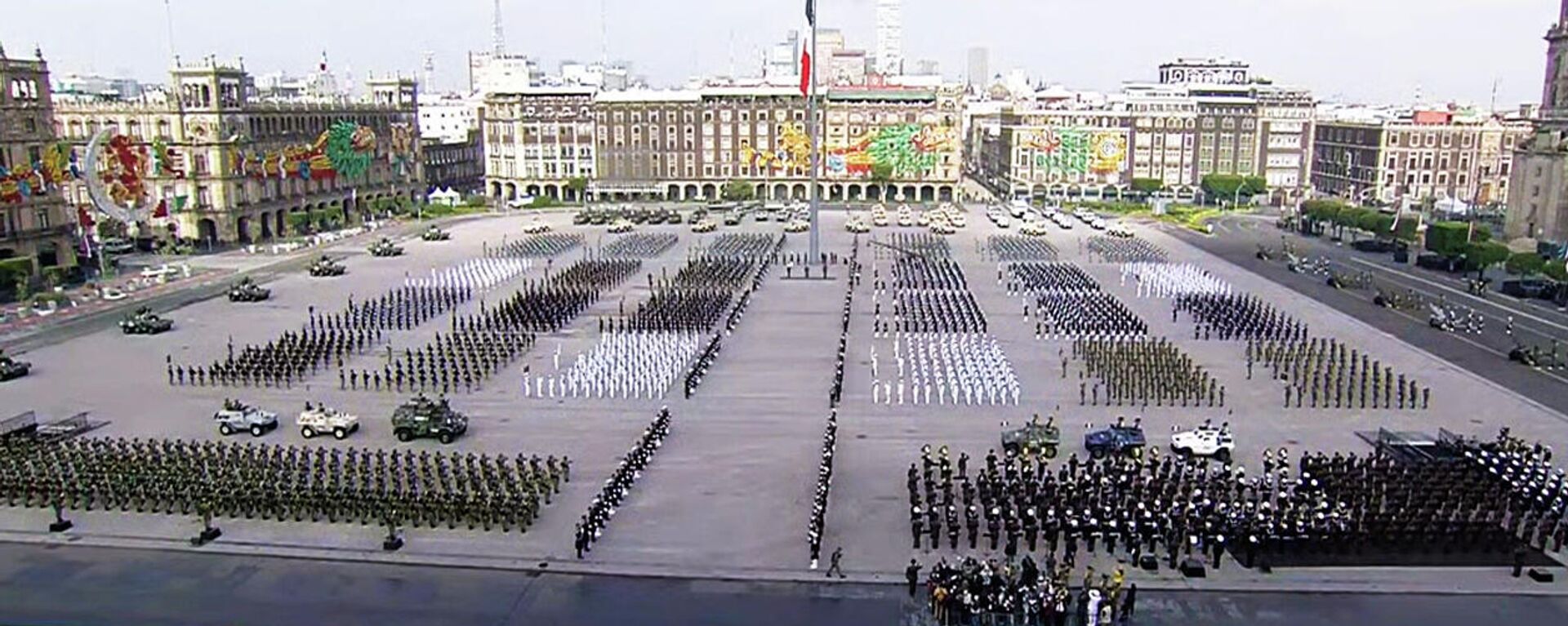 Desfile militar en México por los 200 años de la consumación de la Independencia  - Sputnik Mundo, 1920, 16.09.2021