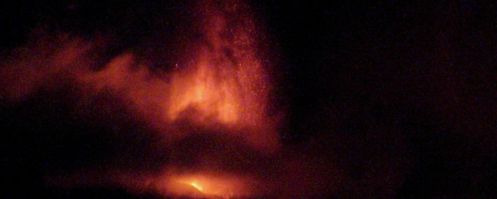 La erupción del volcán en La Palma, las Islas Canarias, España, 19 de septiembre de 2021 - Sputnik Mundo, 1920, 20.09.2021