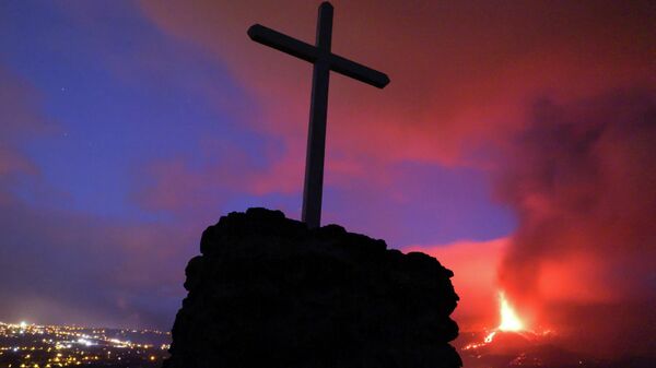 La erupción del volcán en La Palma, en Las Islas Canarias - Sputnik Mundo