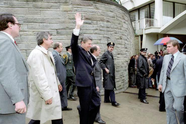 El atentado contra Ronald Reagan, el 30 de marzo de 1981 - Sputnik Mundo