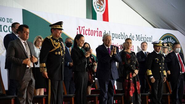 Ceremonia de conmemoración de los 200 años de la Independencia de México - Sputnik Mundo
