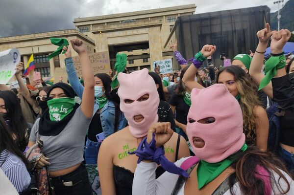 Feministas marchan en Colombia por la despenalización del aborto - Sputnik Mundo