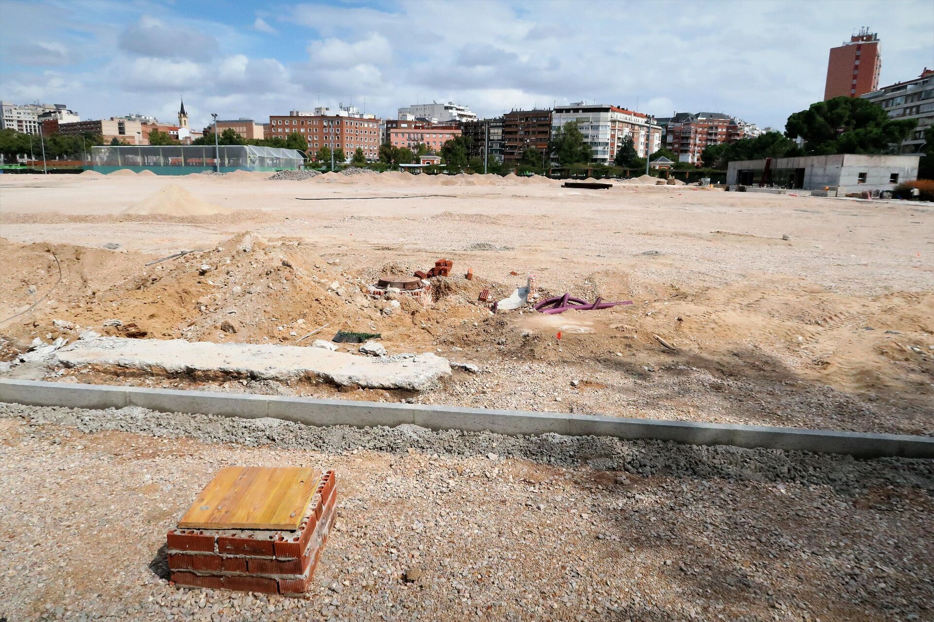 Obras para el nuevo proyecto en el terreno de Chamberí, en Madrid, donde se construyó el campo de golf - Sputnik Mundo, 1920, 29.09.2021