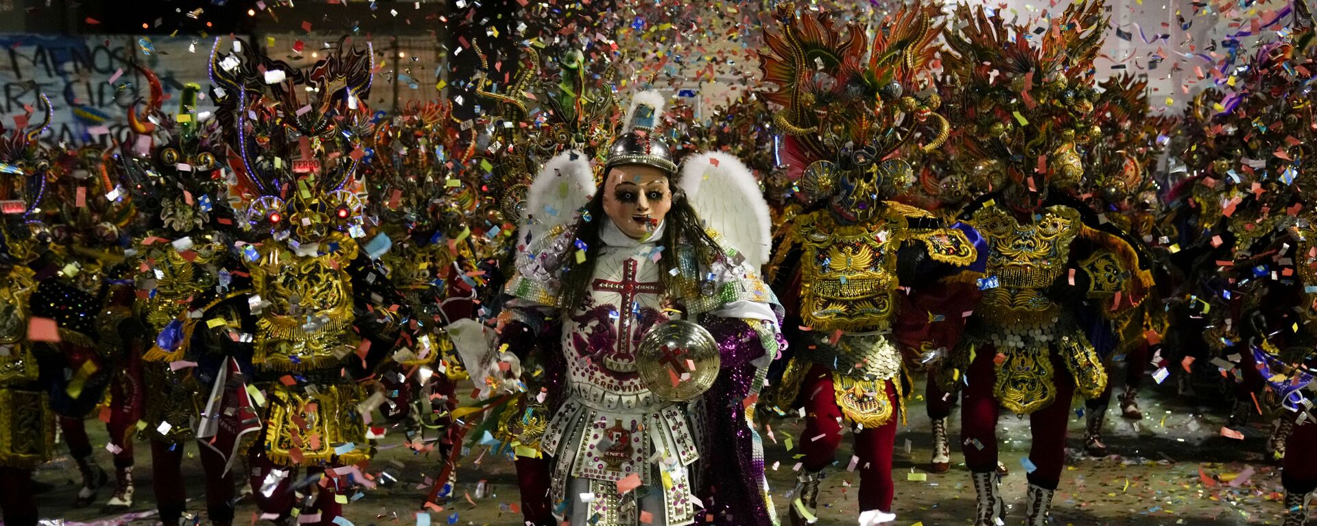 Жители Боливии исполняют танец Diablada de Oruro в Оруро - Sputnik Mundo, 1920, 10.10.2021