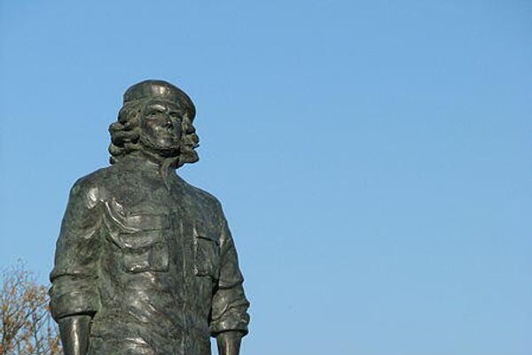Estatua de Ernesto &#x27;Che&#x27; Guevara en su ciudad natal, Rosario, Argentina. - Sputnik Mundo